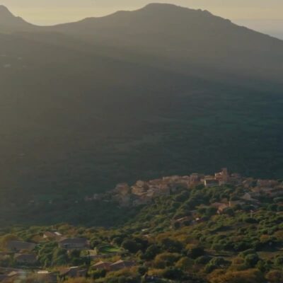 Aregno au coucher de soleil