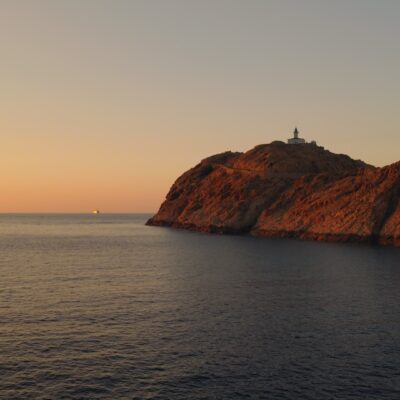 Phare de La Pietra au coucher de soleil l'Ile-Rousse
