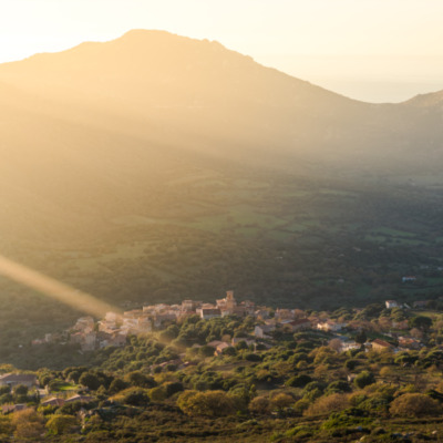 Aregno au coucher de soleil