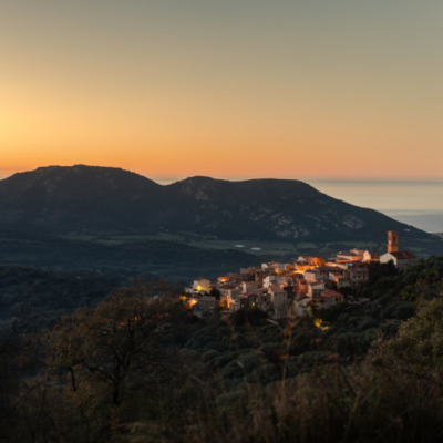 Aregno au coucher de soleil