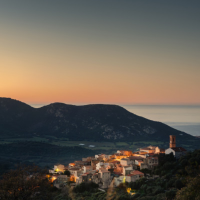 Aregno au coucher de soleil