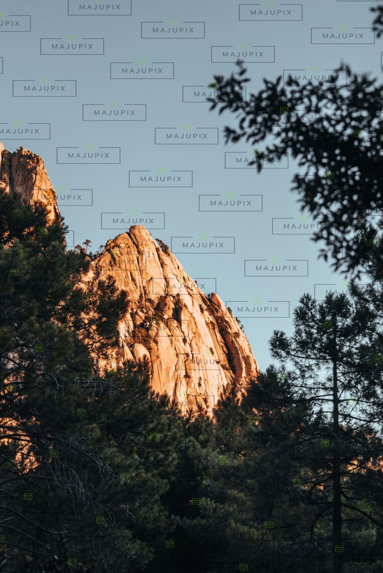Les Aiguilles de Bavella au lever de soleil
