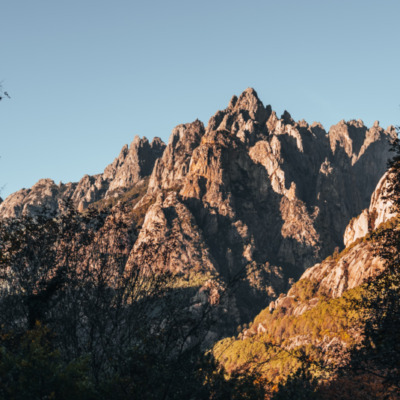 Les Aiguilles de Bavella au lever de soleil