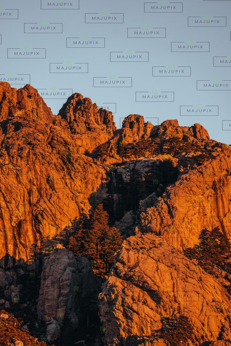 Les Aiguilles de Bavella au lever de soleil