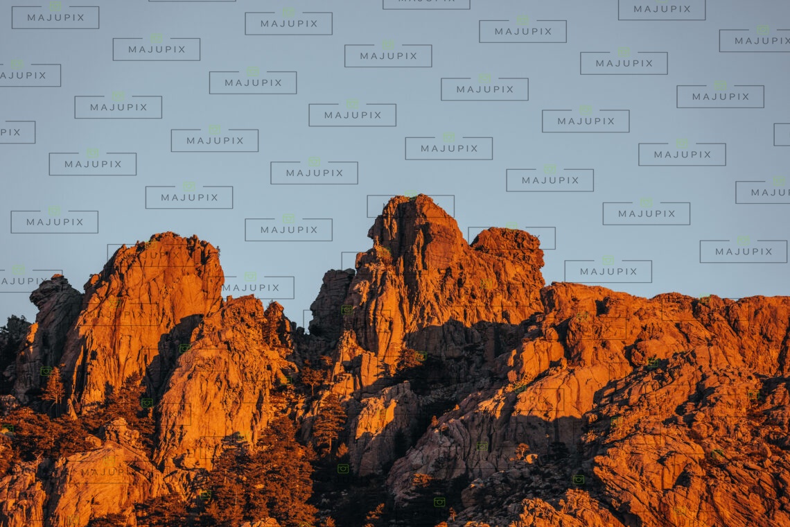 Les Aiguilles de Bavella au lever de soleil