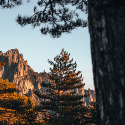 Les Aiguilles de Bavella au lever de soleil