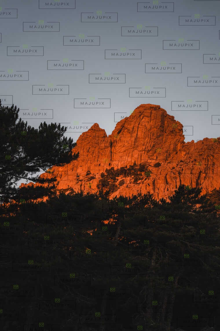 Les Aiguilles de Bavella au lever de soleil