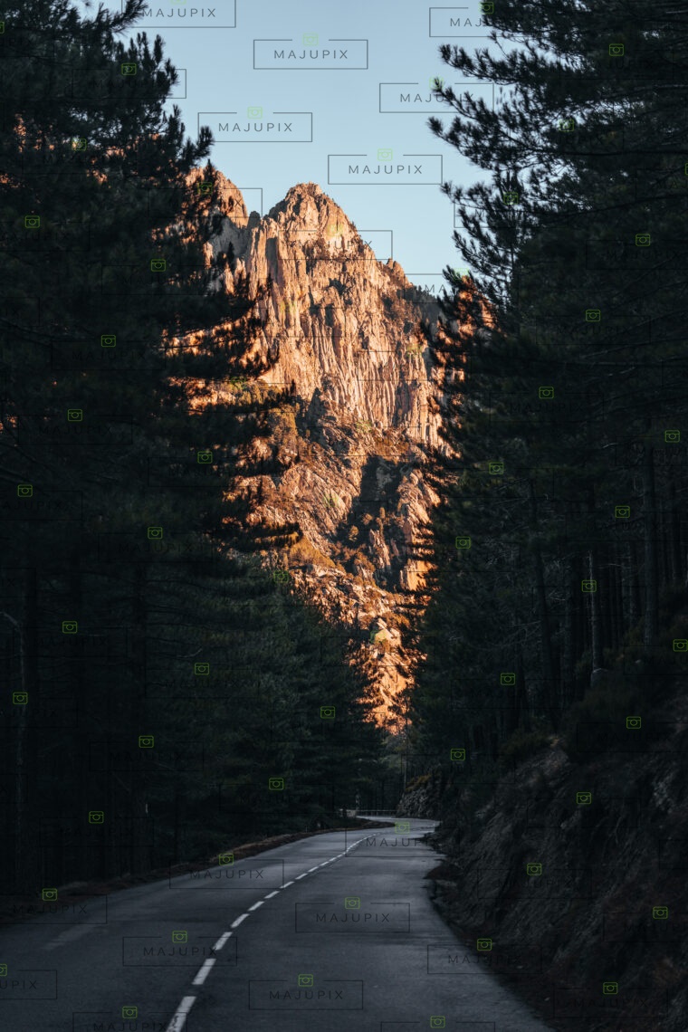 Route de Bavella au lever de soleil