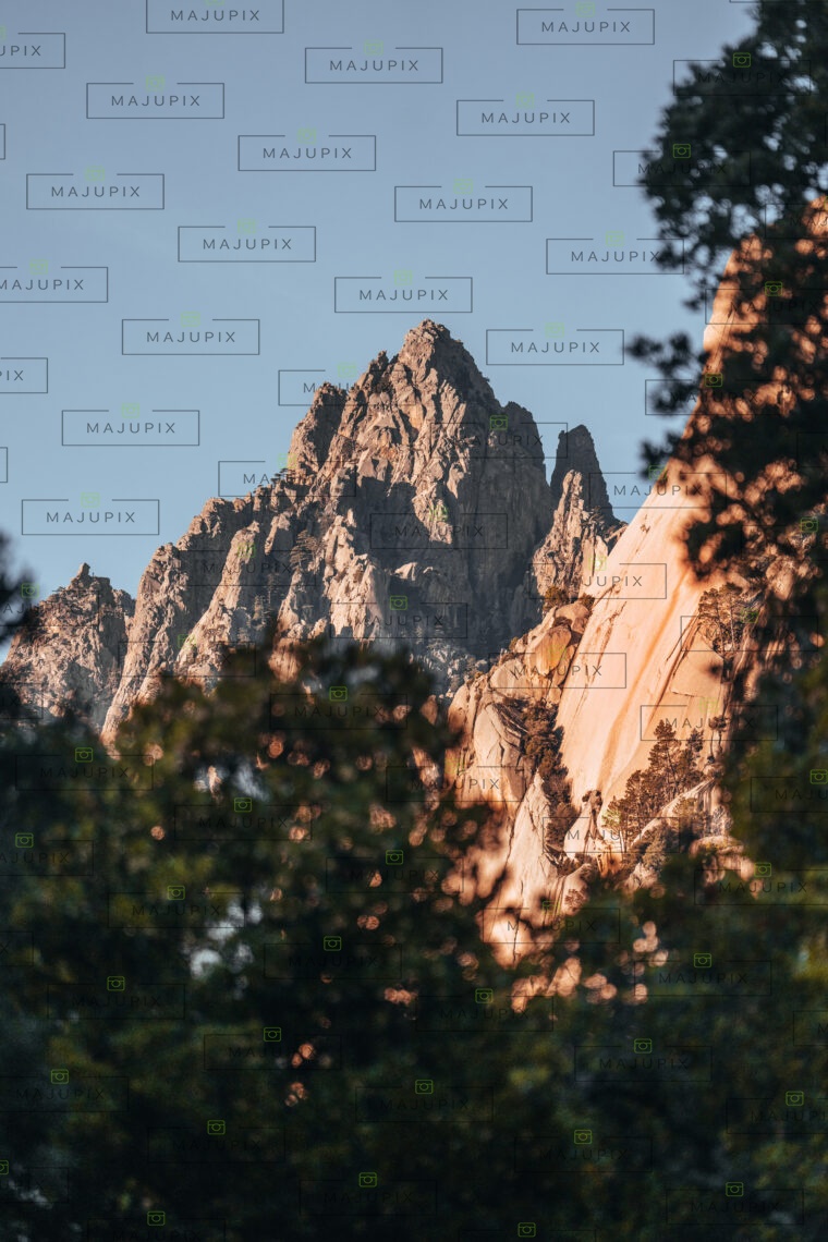 Les Aiguilles de Bavella au lever de soleil