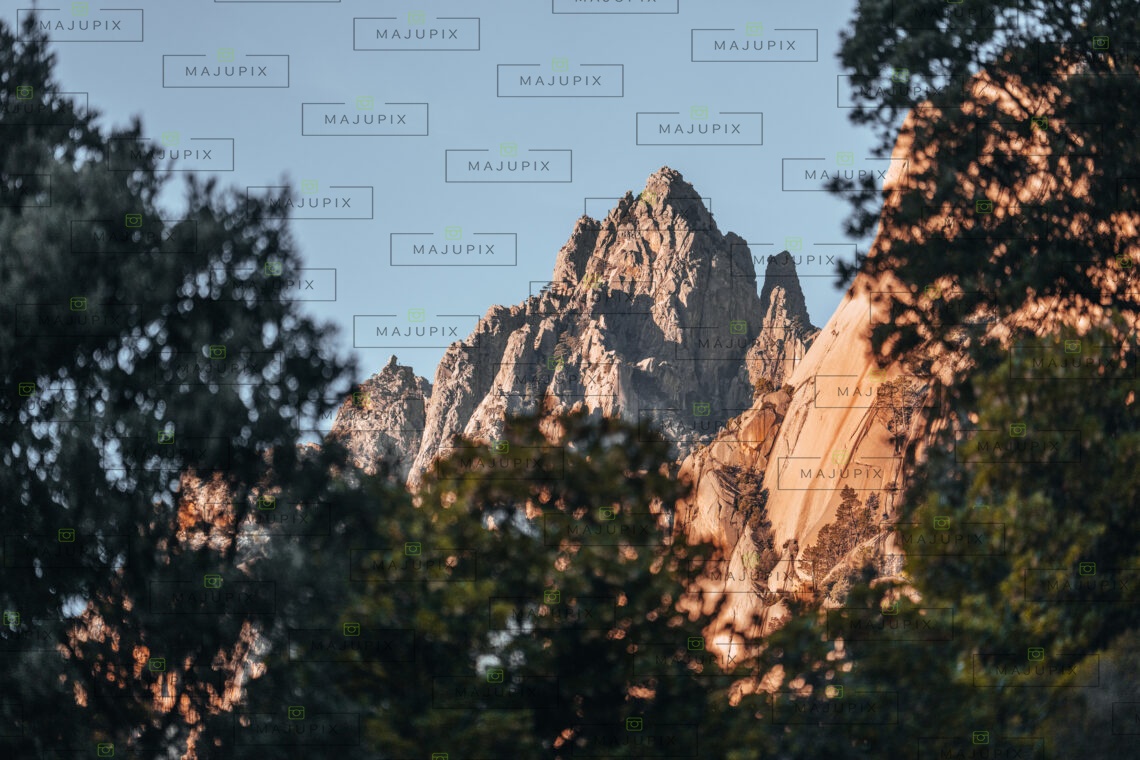 Les Aiguilles de Bavella au lever de soleil
