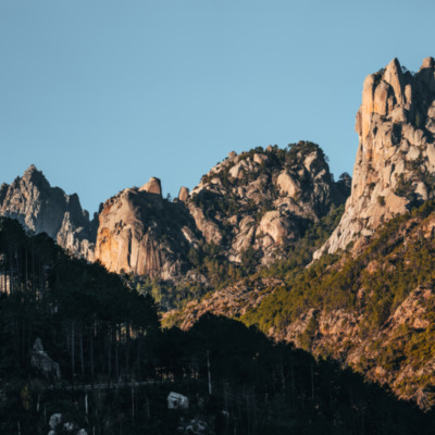 Les Aiguilles de Bavella au lever de soleil