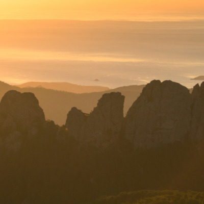 Les Aiguilles de Bavella au lever de soleil drone