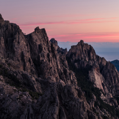 Les Aiguilles de Bavella au lever de soleil drone