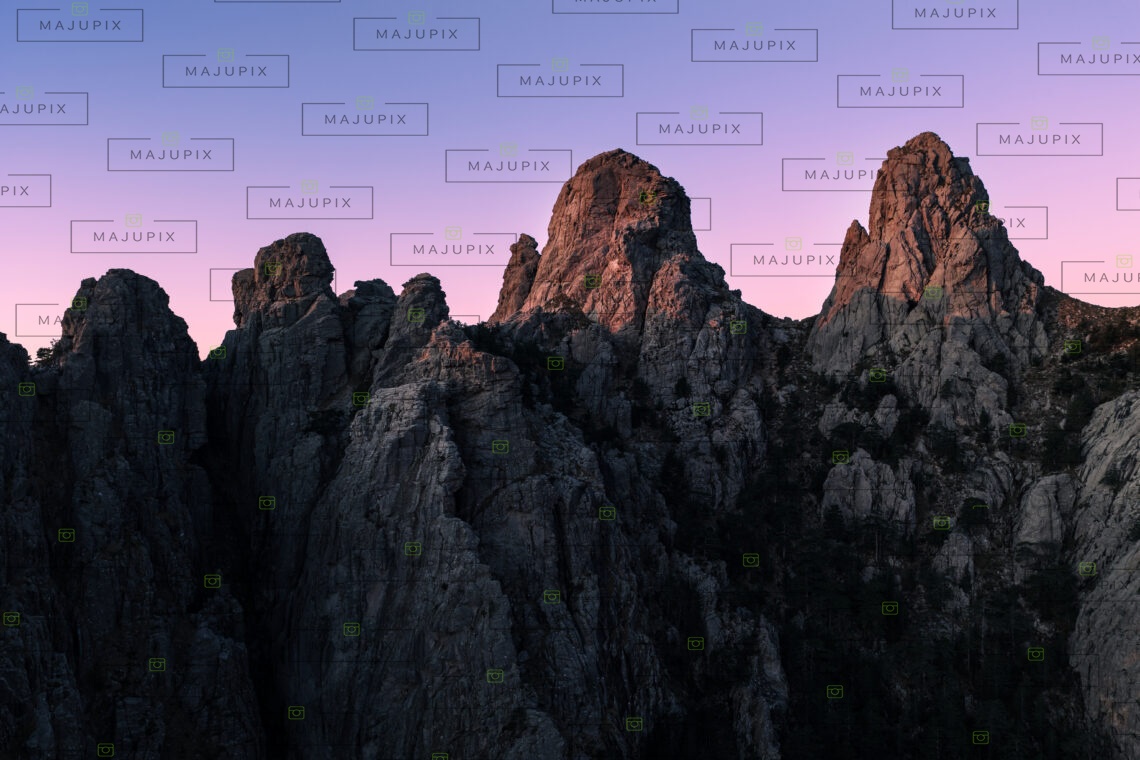Les Aiguilles de Bavella au lever de soleil drone