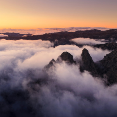 Les Aiguilles de Bavella au coucher de soleil drone