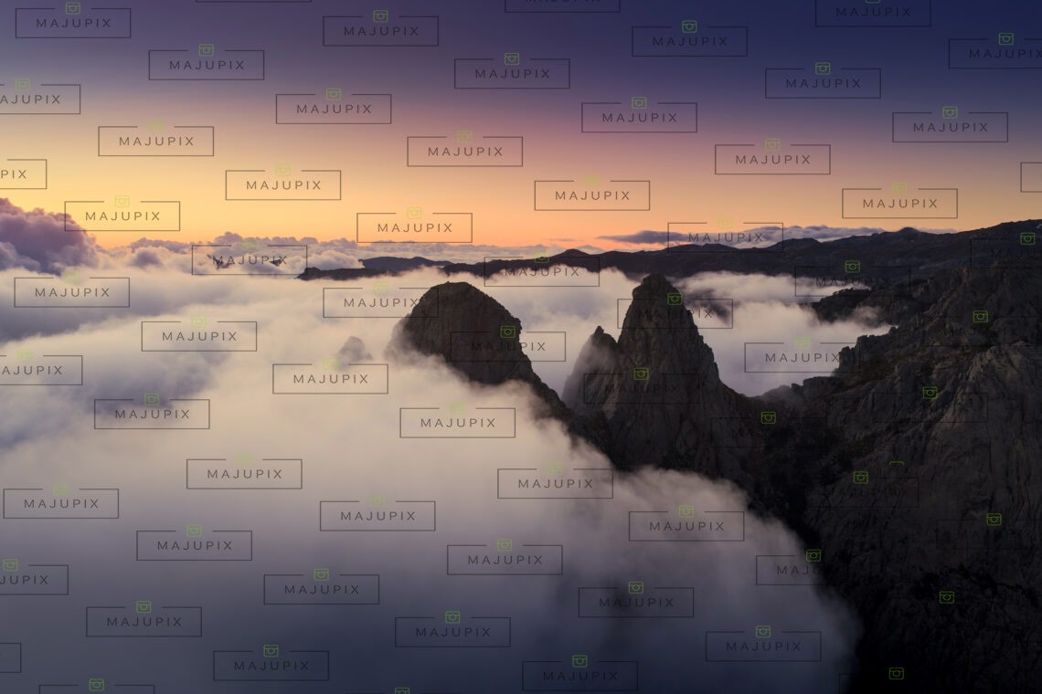 Les Aiguilles de Bavella au coucher de soleil drone