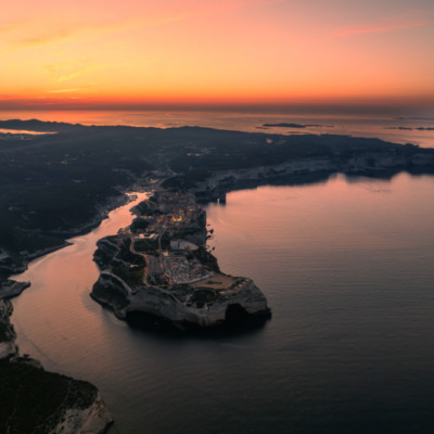 Bonifacio au lever de soleil drone