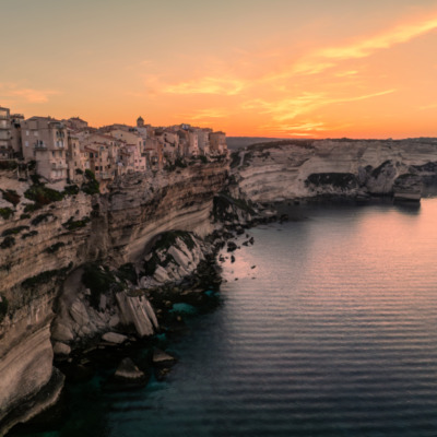 Bonifacio au lever de soleil drone