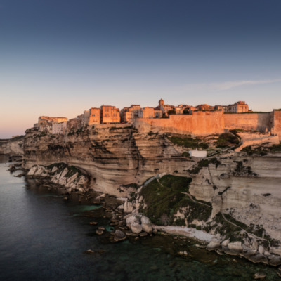 Bonifacio au lever de soleil drone