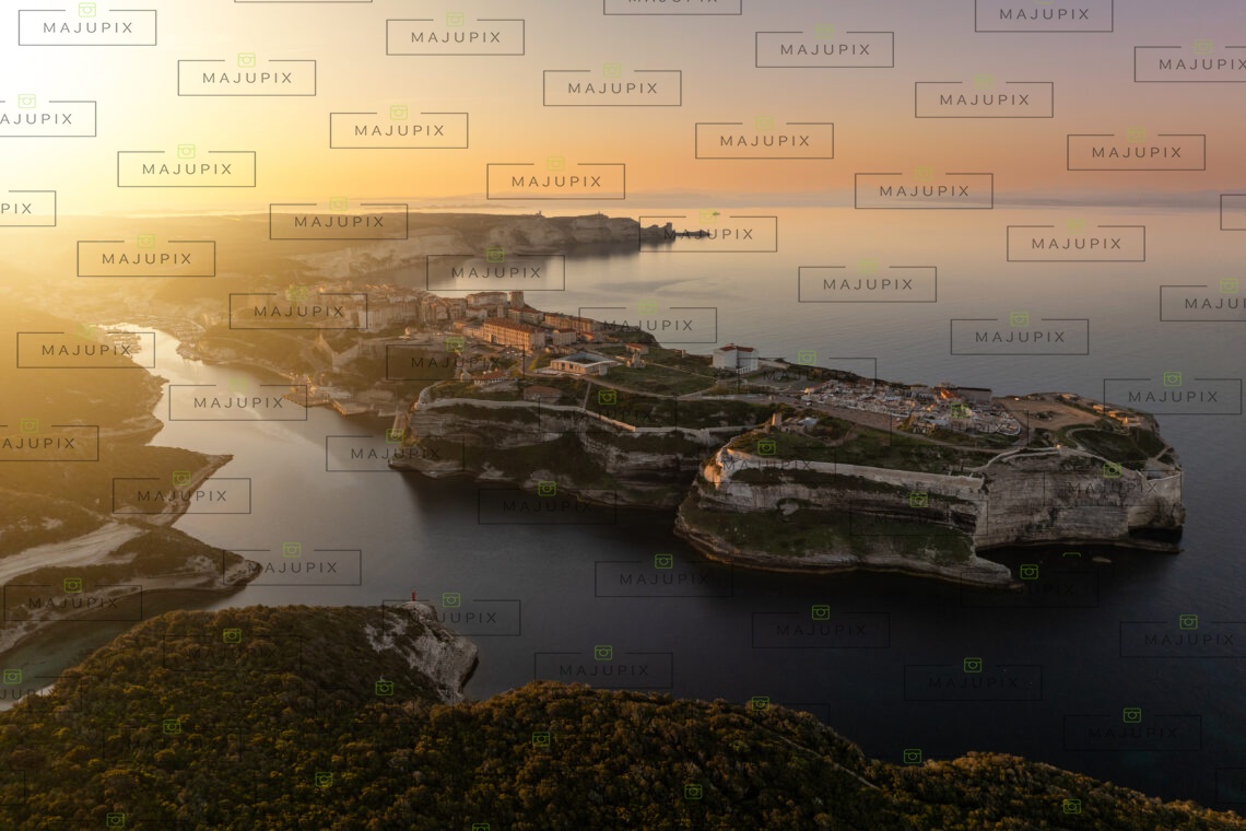 Bonifacio au lever de soleil drone
