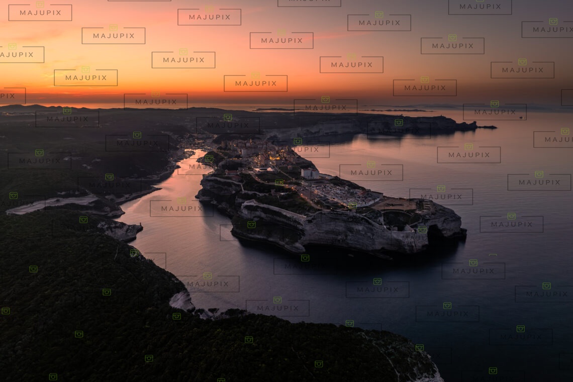 Bonifacio au lever de soleil drone