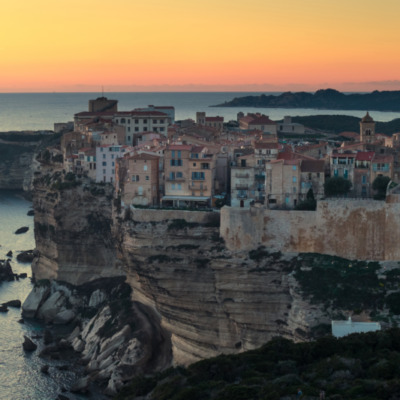 Bonifacio au coucher de soleil drone