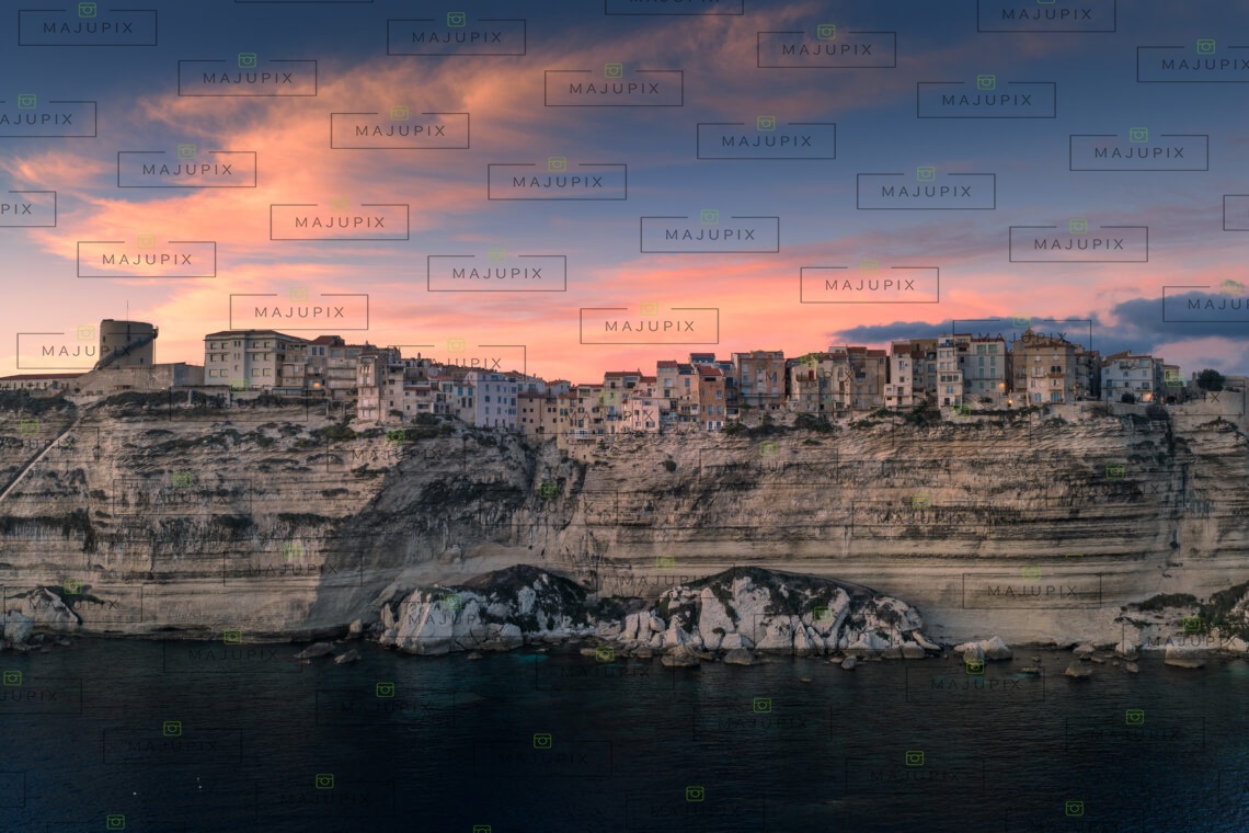 Bonifacio au coucher de soleil drone
