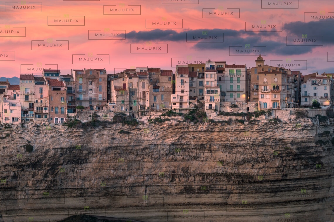 Bonifacio au coucher de soleil drone