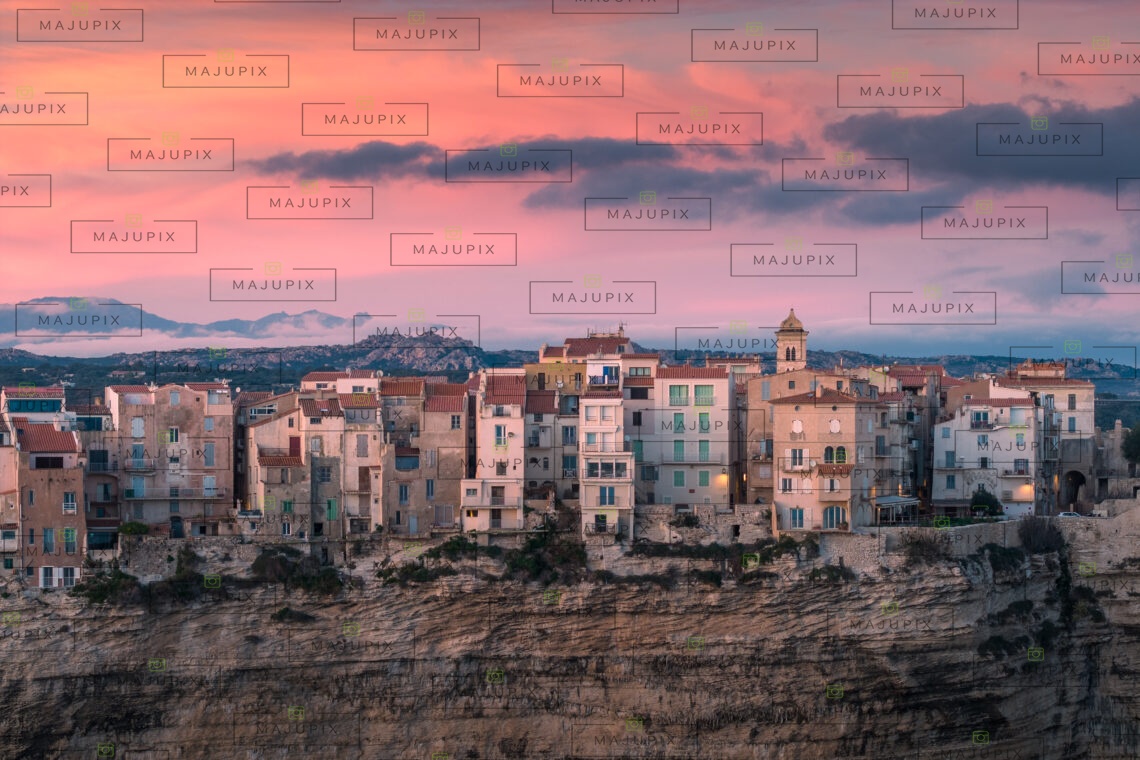 Bonifacio au coucher de soleil drone