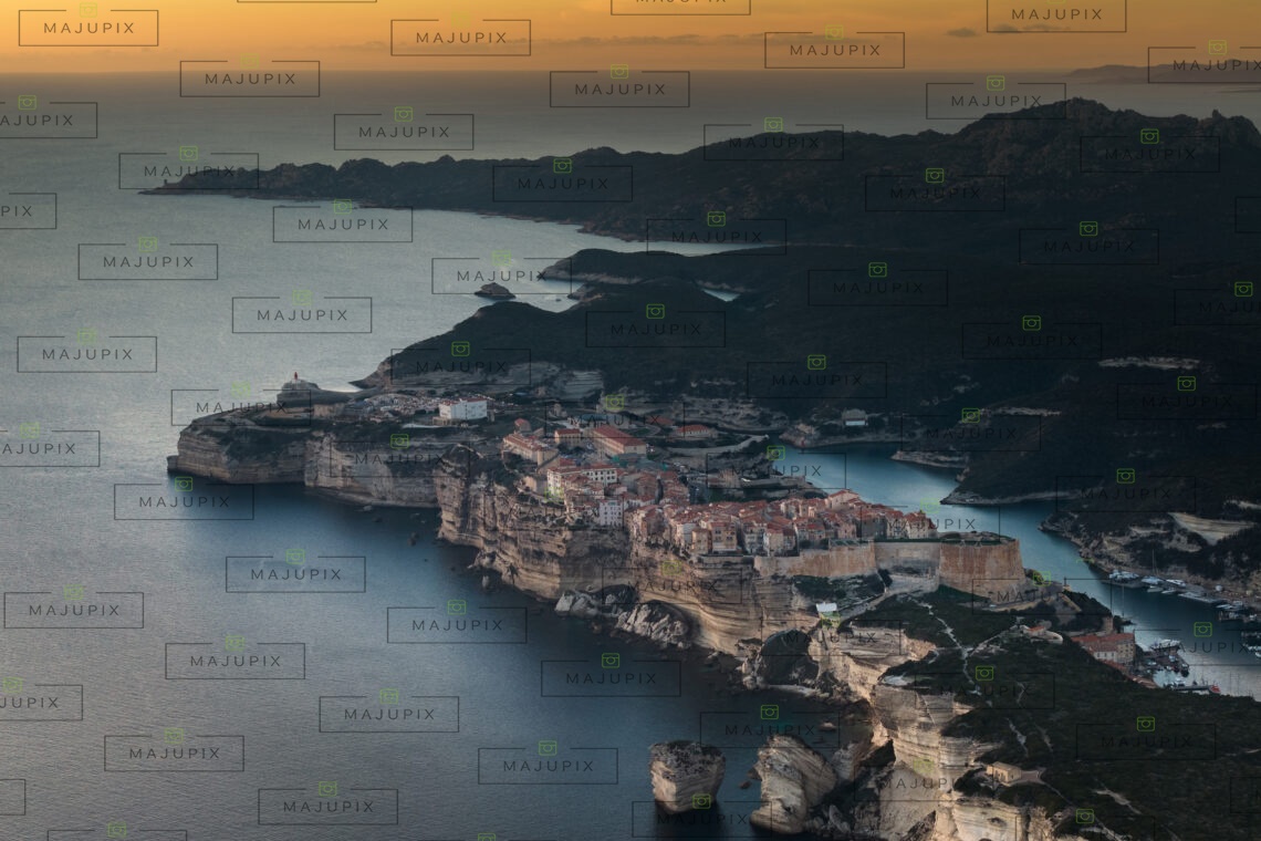 Bonicafio au coucher de soleil drone