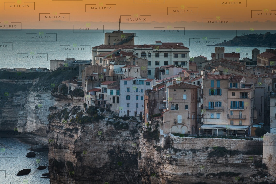 Bonicafio au coucher de soleil drone
