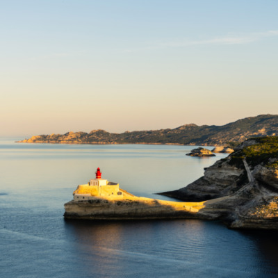 Phare de La Madonetta au lever de soleil Bonifacio