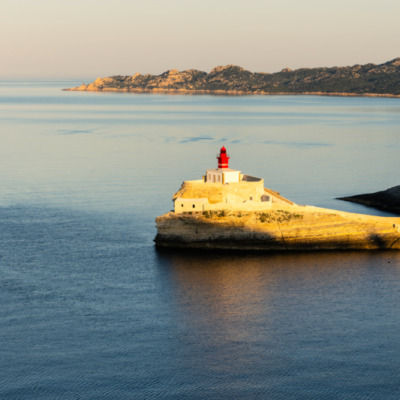 Phare de La Madonetta au lever de soleil Bonifacio