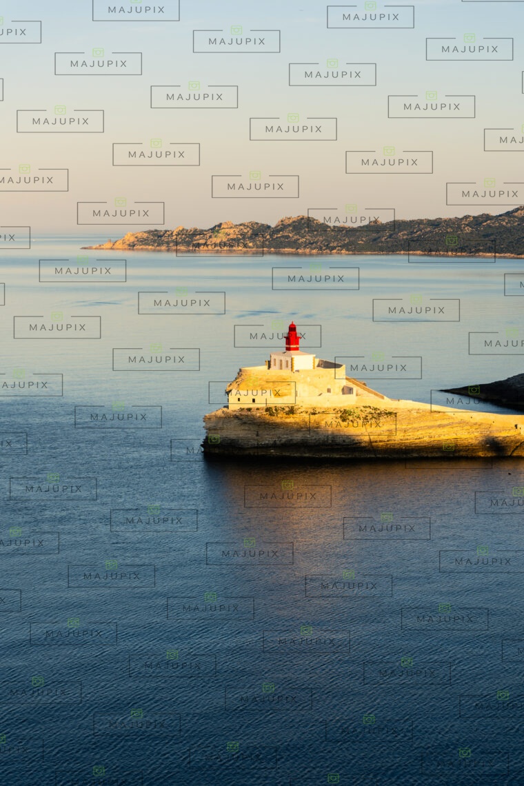 Phare de La Madonetta au lever de soleil Bonifacio