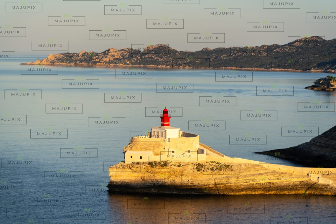 Phare de La Madonetta au lever de soleil Bonifacio