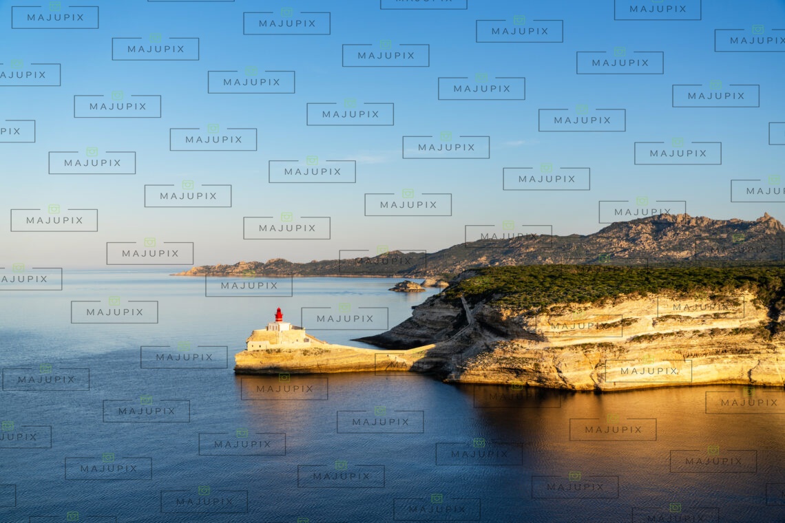 Phare de La Madonetta au lever de soleil Bonifacio