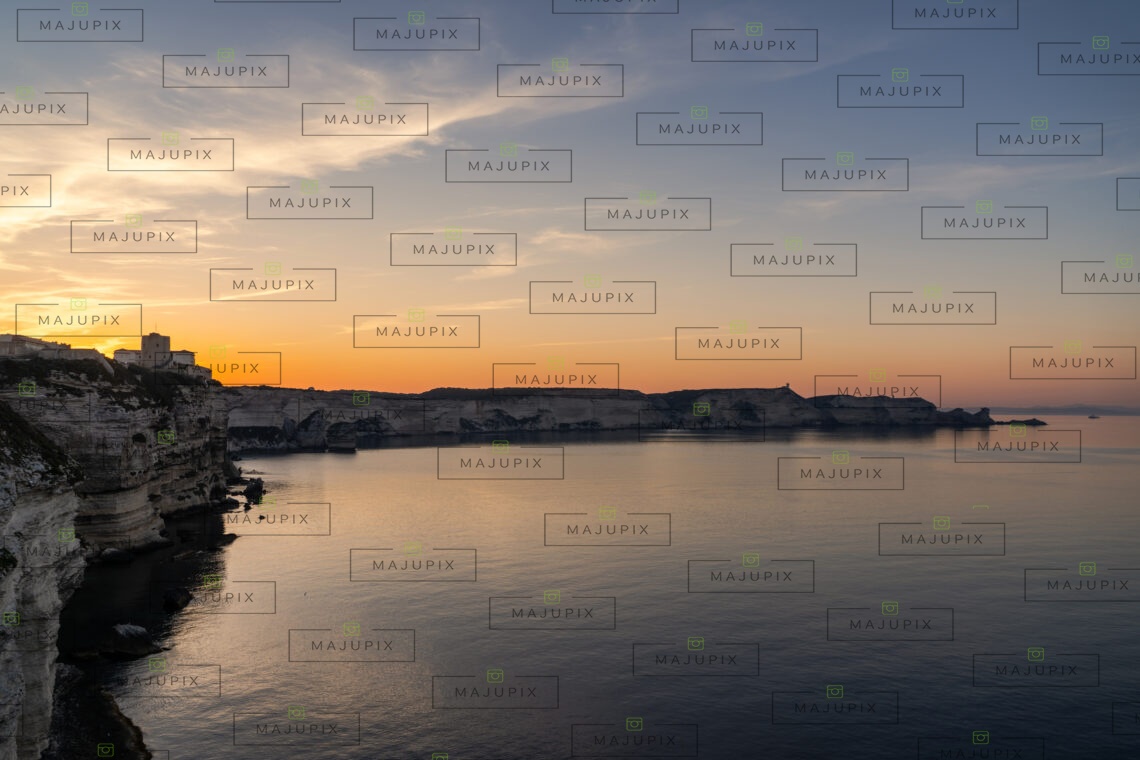 Falaises de Bonifacio au lever de soleil