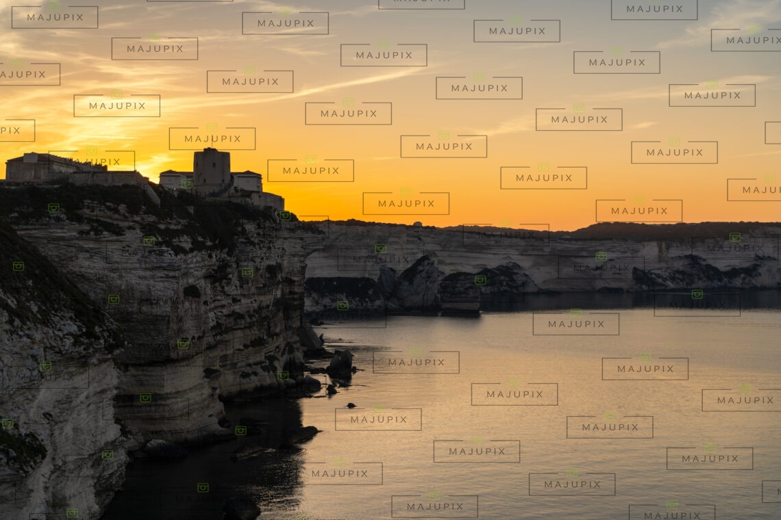 Falaises de Bonifacio au lever de soleil