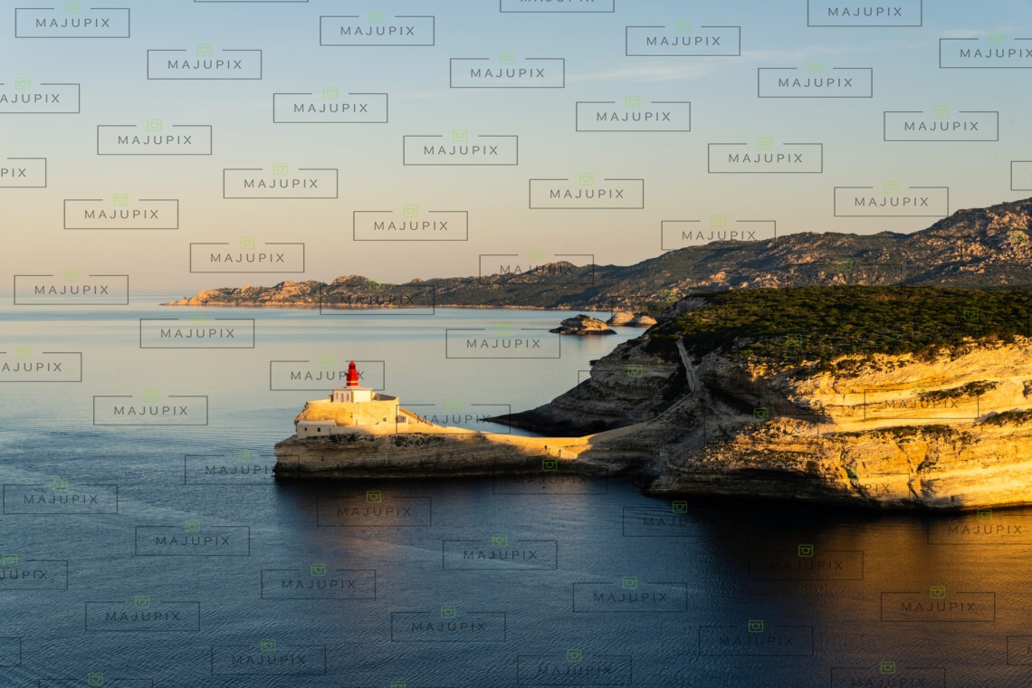 Phare de La Madonetta au lever de soleil Bonifacio