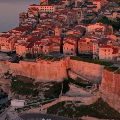 Bonifacio au lever de soleil