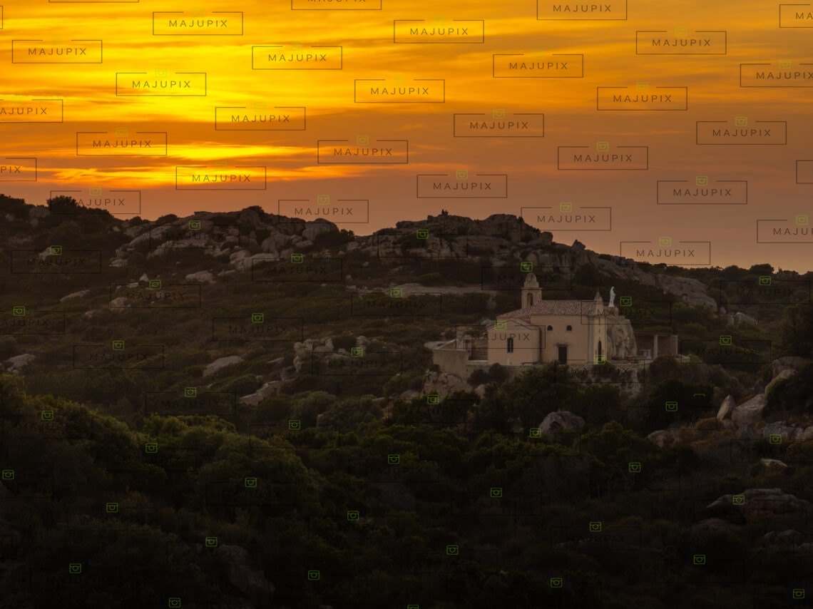 Notre Dame de la Serra au coucher de soleil