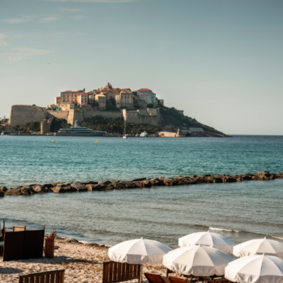 Plage et citadelle de Calvi