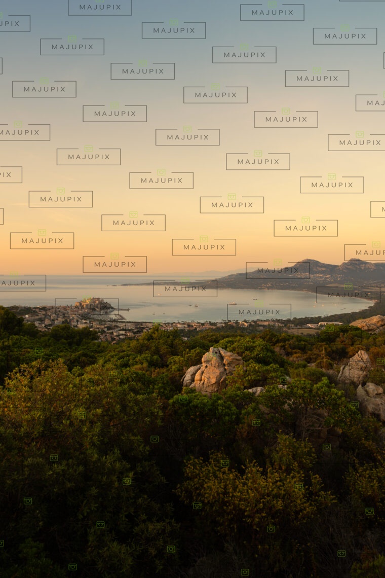 Calvi au coucher de soleil