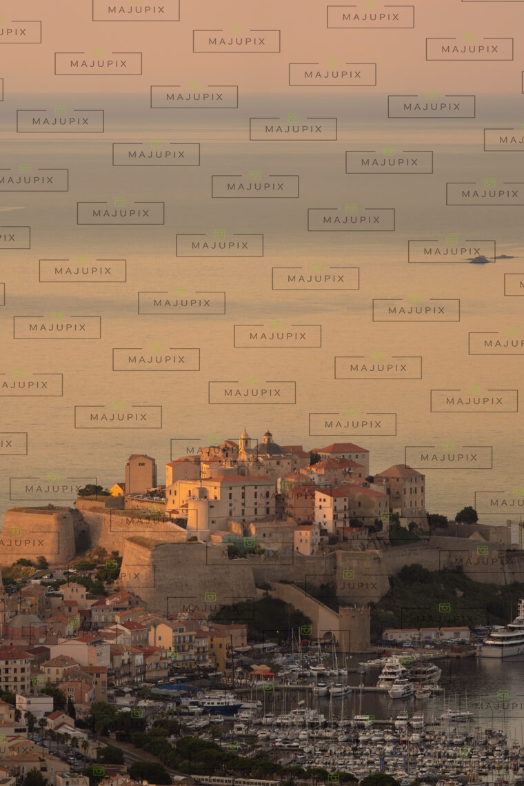 Calvi au coucher de soleil