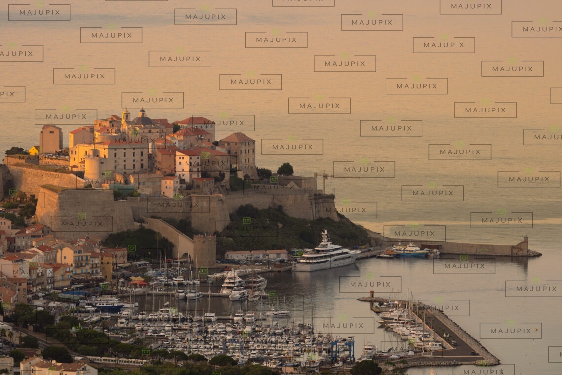 Calvi au coucher de soleil