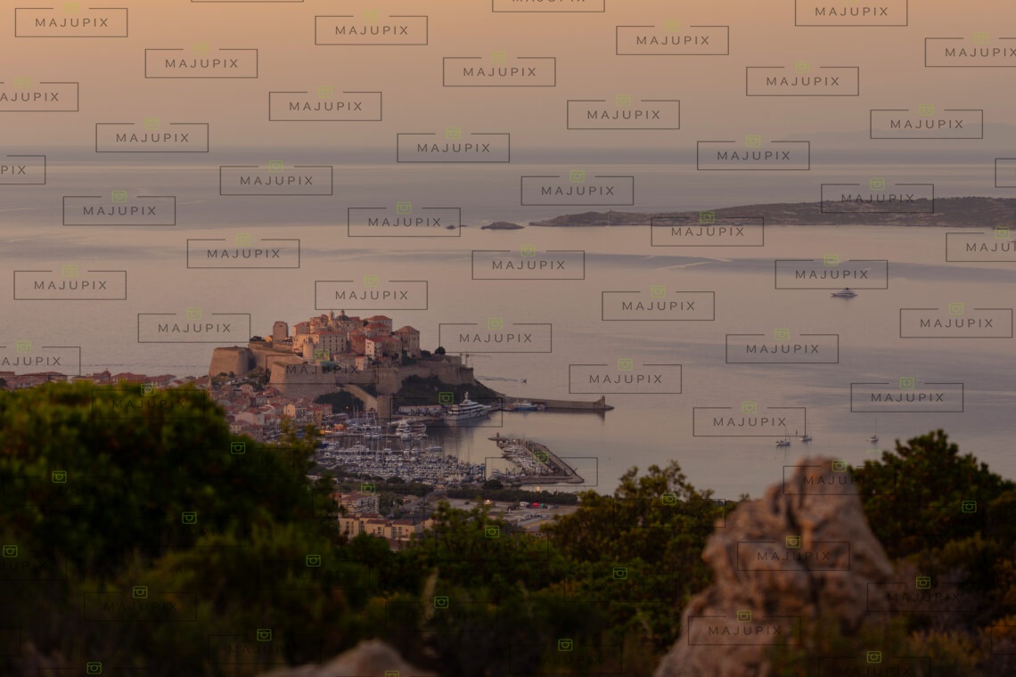 Calvi au coucher de soleil