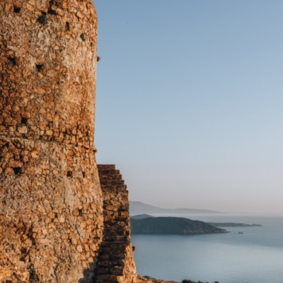 Tour génoise de Capo Rosso au coucher de soleil
