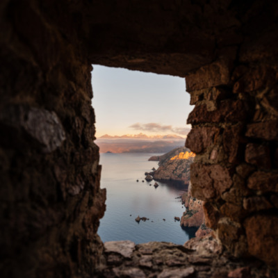 Tour génoise de Capo Rosso au coucher de soleil