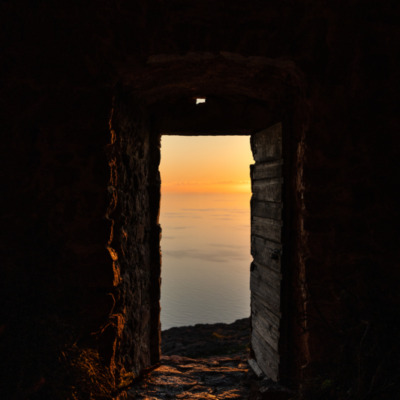 Tour génoise de Capo Rosso au coucher de soleil