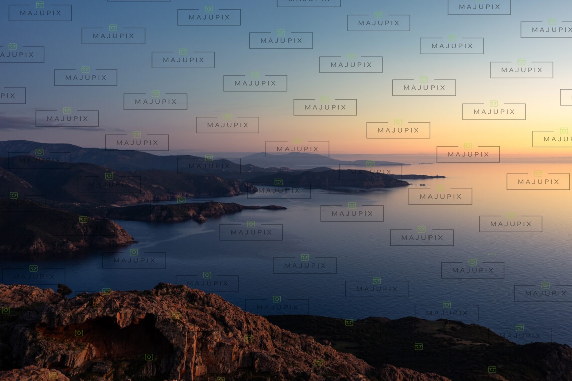 Capo Rosso au coucher de soleil